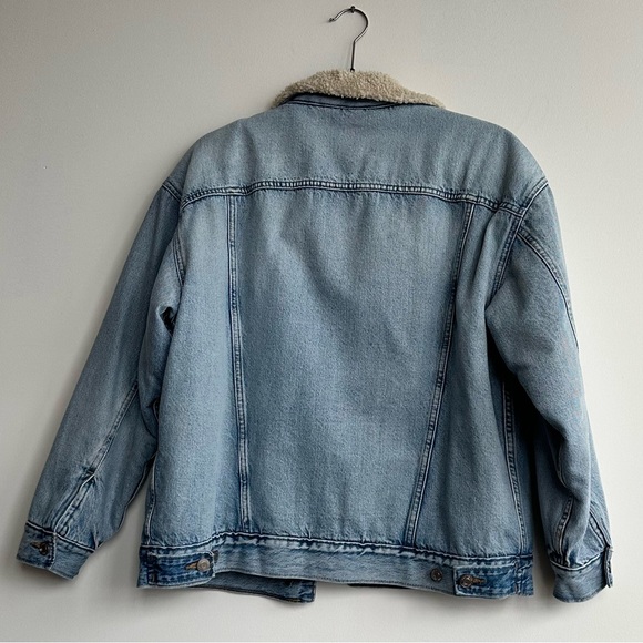Gap Sherpa Lined Denim Jacket - Picture 2 of 5